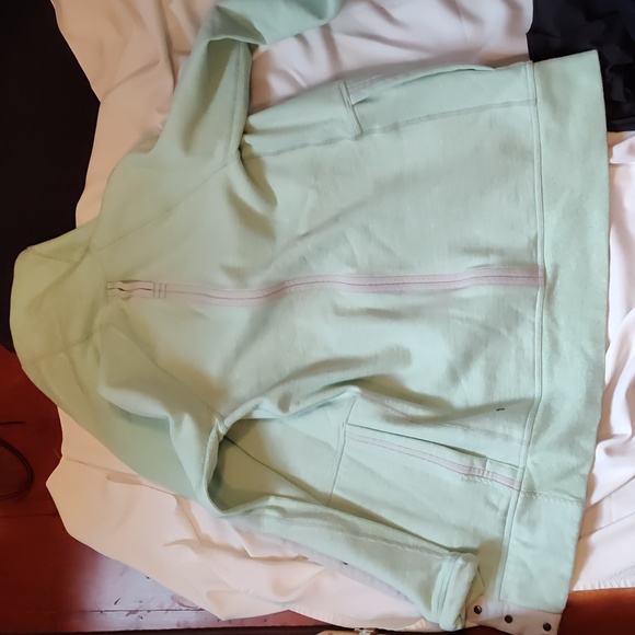 Lululemon Sz 2 Bundle Yin to my Yang Jacket  3/4 Leggings - Picture 6 of 7